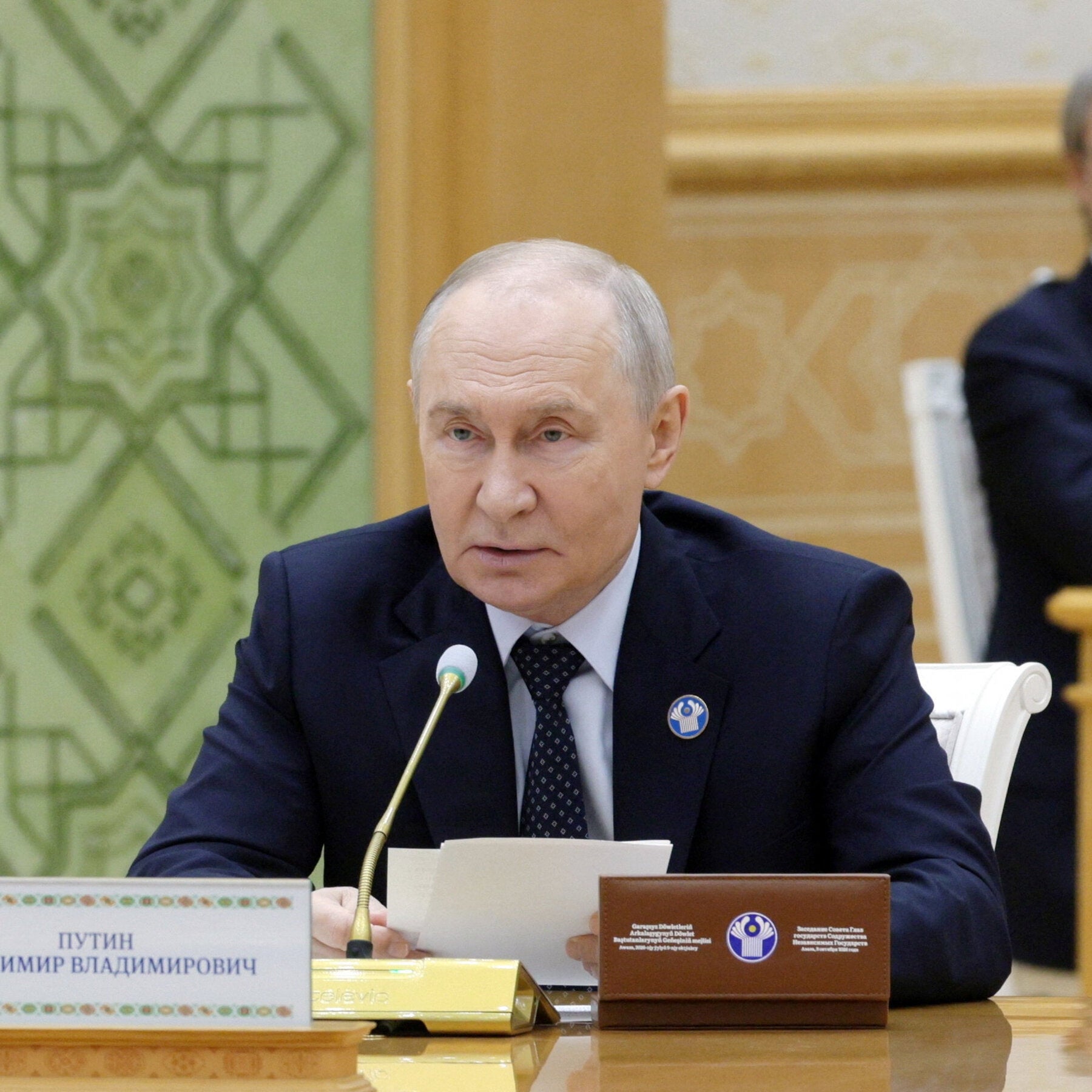 Drones Ground Moscow Air Traffic as Putin Returns from Summit