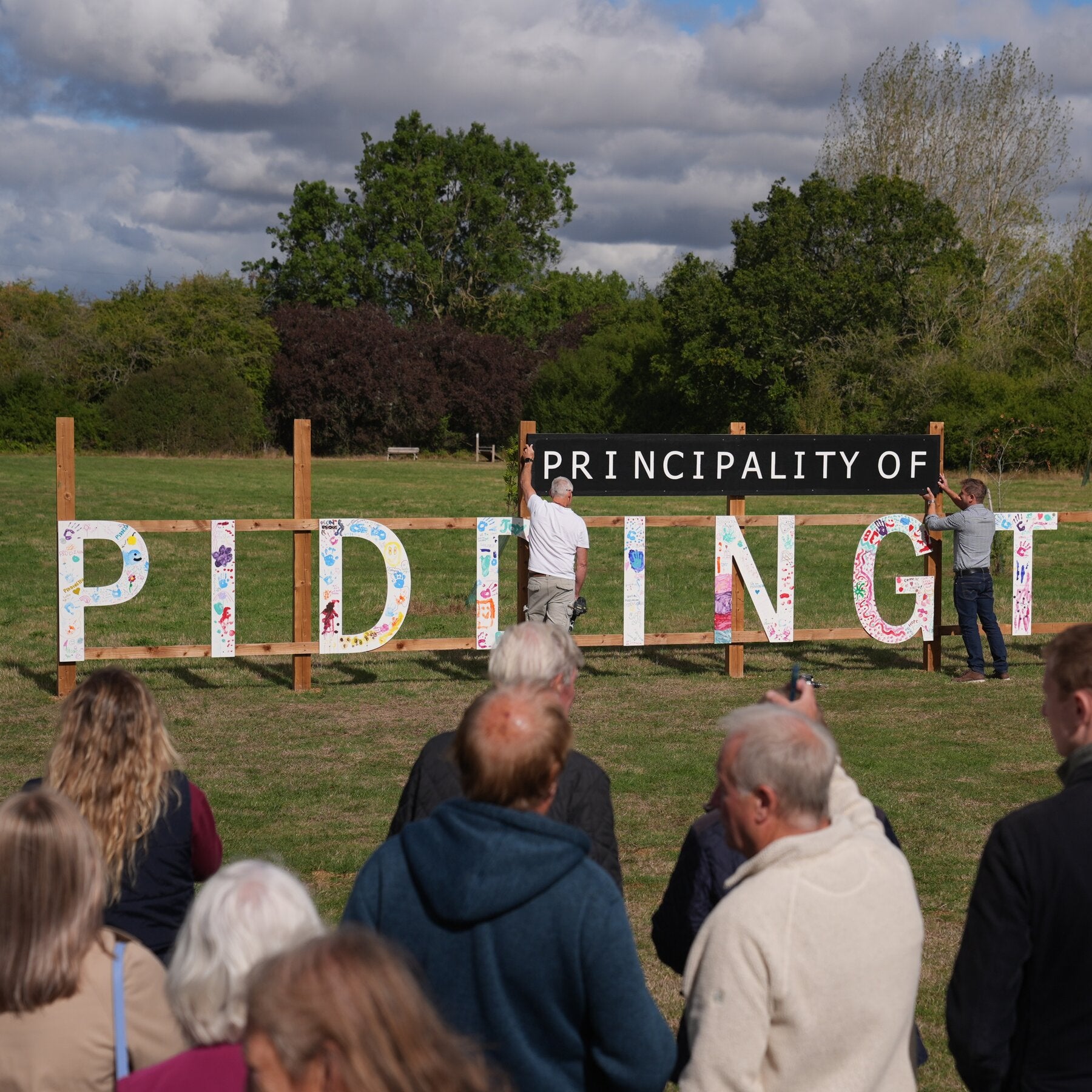English Village Votes for Mock Independence Over Asylum Center Plan